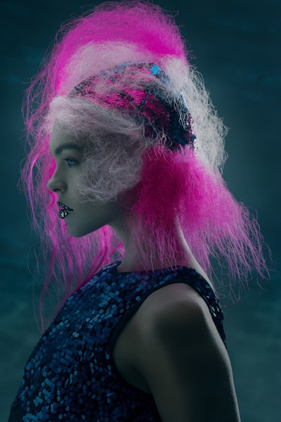 Hair: Anna Barroca @annabarroca MUA: Anna González @iamlaflaca Styling: Anna Barroca @annabarroca Models: Belén @beelen_v13 & Irina Bon @irinabon21