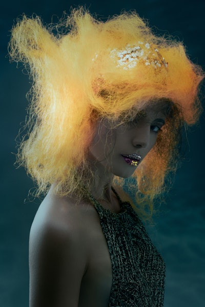 Hair: Anna Barroca @annabarroca MUA: Anna González @iamlaflaca Styling: Anna Barroca @annabarroca Models: Belén @beelen_v13 & Irina Bon @irinabon21