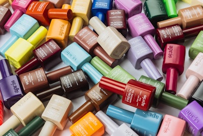 Shades from the Aprés 45-shade French Manicure Gel Ombré Series