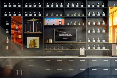 The personalized experience and various interaction formats of the House of Schwarzkopf are powered by RAQN.