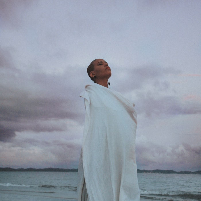 Brands, suppliers and sustainability experts are helping the industry evolve toward carbon and plastic neutrality; photo by Caique Silva at Unsplash.