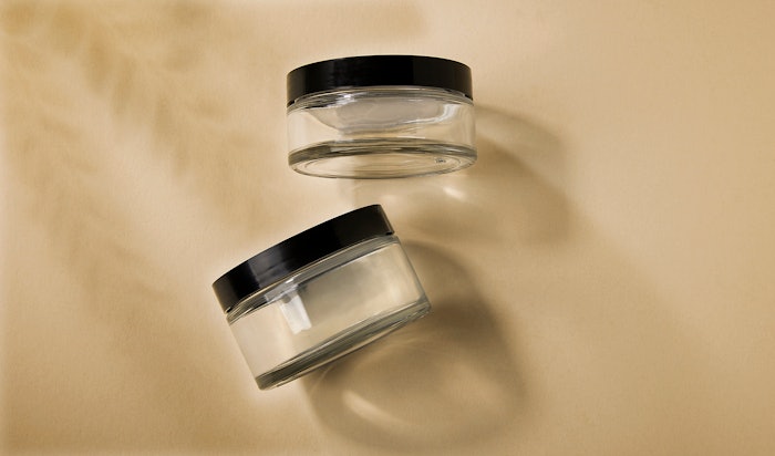With a round design, the Maria Jar 150 and Maria Jar 200 feature wide necks that make it easier for users to reach for the products inside the containers and caps with double-entry threads to prevent product loss.