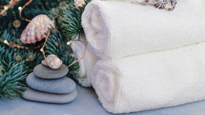 winter christmas holiday themed spa treatments