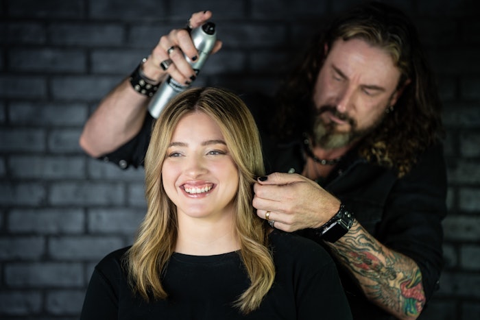 Sam Villa Ambassador and Owner of Platinum Salon and Suites Joe Chesbro shares tips and tricks for creating a curve cut.