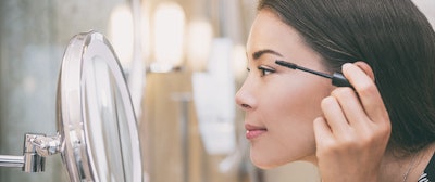 The smooth, clump-free Everyday Mascara delivers volume for all-day wear.