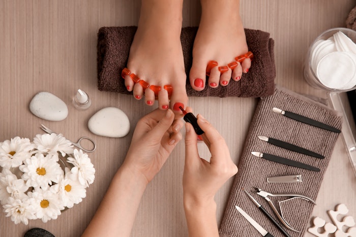 Nail salon owner Lilly Rojas discusses the top three benefits of dry pedicures.