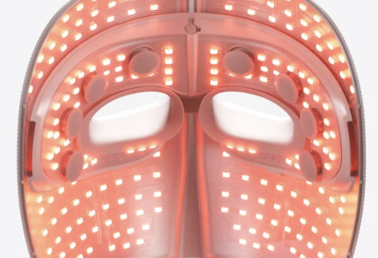 The mask operates in 9-minute one-touch preset cycles that run through the three light therapies in 3-minute increments. Any single 3-minute light therapy can be run in isolation, as can a 15-minute vibration-only treatment