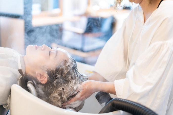 The act of nourishing the scalp becomes pivotal in establishing the foundation for stronger and more resilient hair.