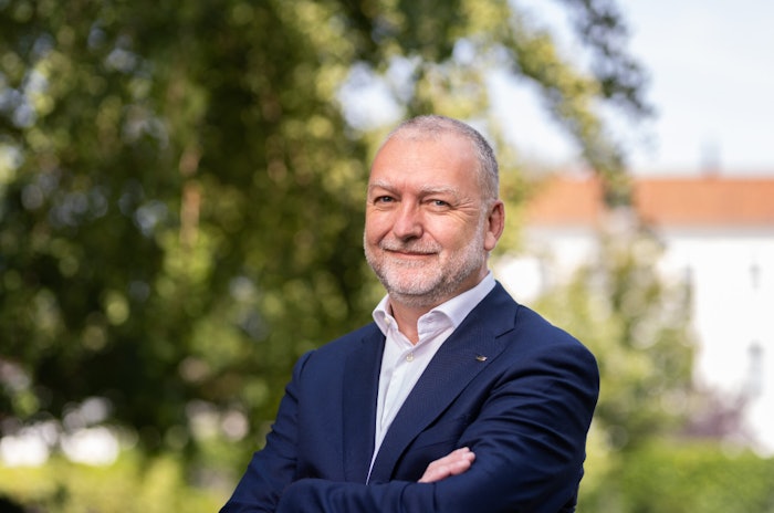 Before joining the Ennolys team, Jean de Lataillade was with the Lesaffre Group for ten years, beginning in 2013 in Shanghai to manage the Greater China region.