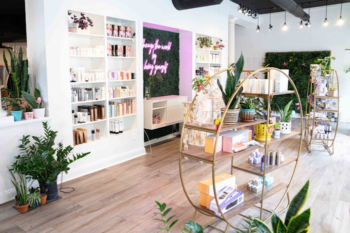 Maria Elizabeth introduces us to Salon deZEN in Alexandria, Virginia, founded in July 2007.