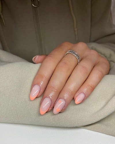 Peach French tips