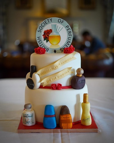 438059481 18243053500247558 5969677970942379956 N