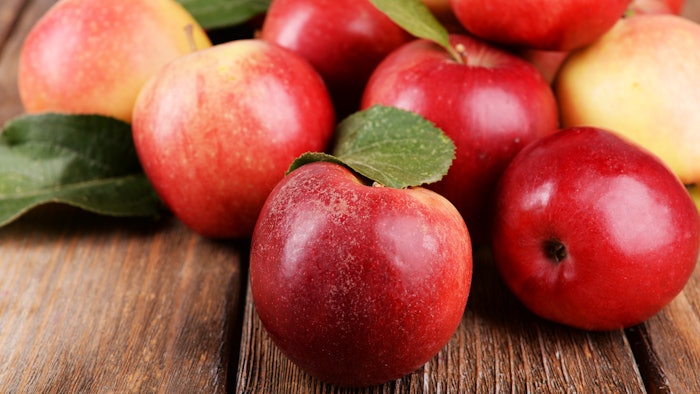 Located in the heart of one of France’s main fruit-growing regions, Herbarom has formed a local partnership with ChestNut, a company specializing in the recovery of raw materials from arboriculture.