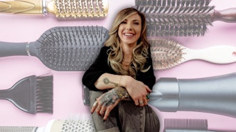 Get to know Lindsey Holmes (@land_of_ozz). She is a hairstylist and colorist at XO Salon in Pittsburgh, PA.