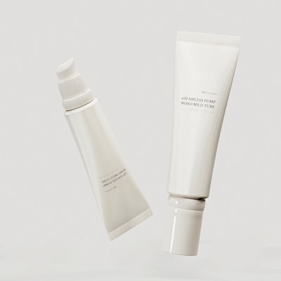 PKG Group/Yonwoo PKG’s Ø30 Airless Pump Mono Mild Tube features a tube body with a flat surface for branding.