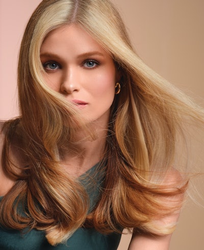 Gilded Blonde, Butterfly Cut and '90s Supermodel Hair