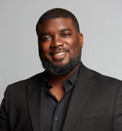 Steven Wren headshot