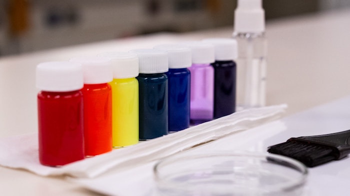 Pigment selection in bottles