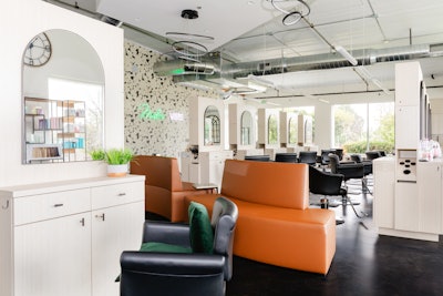 Salon Midori interior