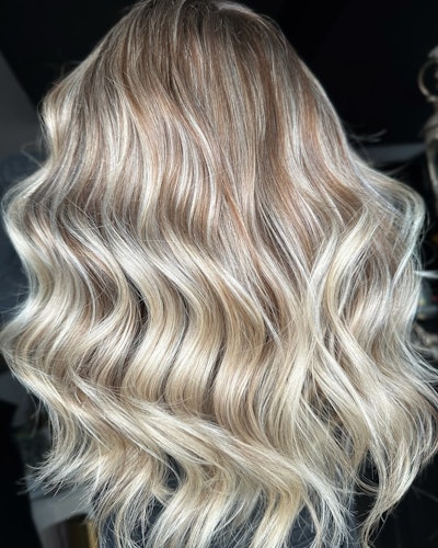 A dimensional buttery blonde from @blondeuphoria_