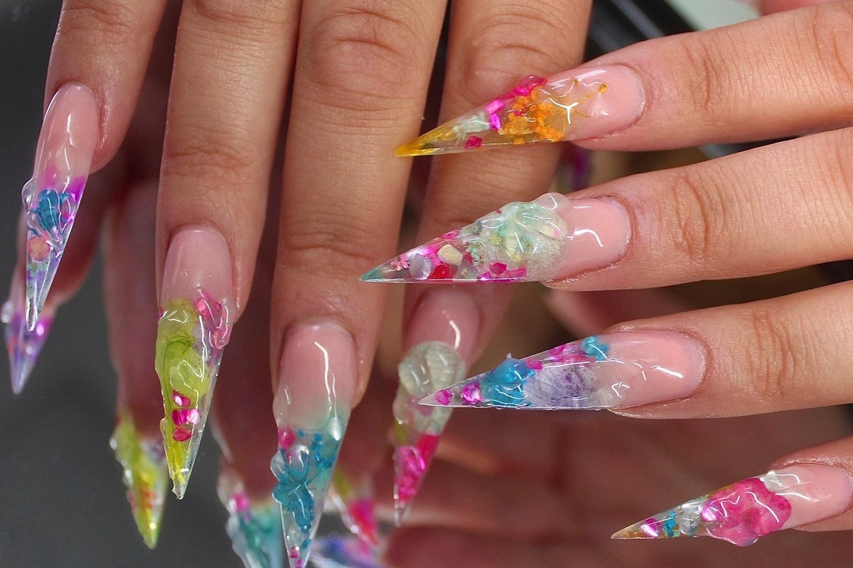 2025 Sunflower Nail Trend Shines