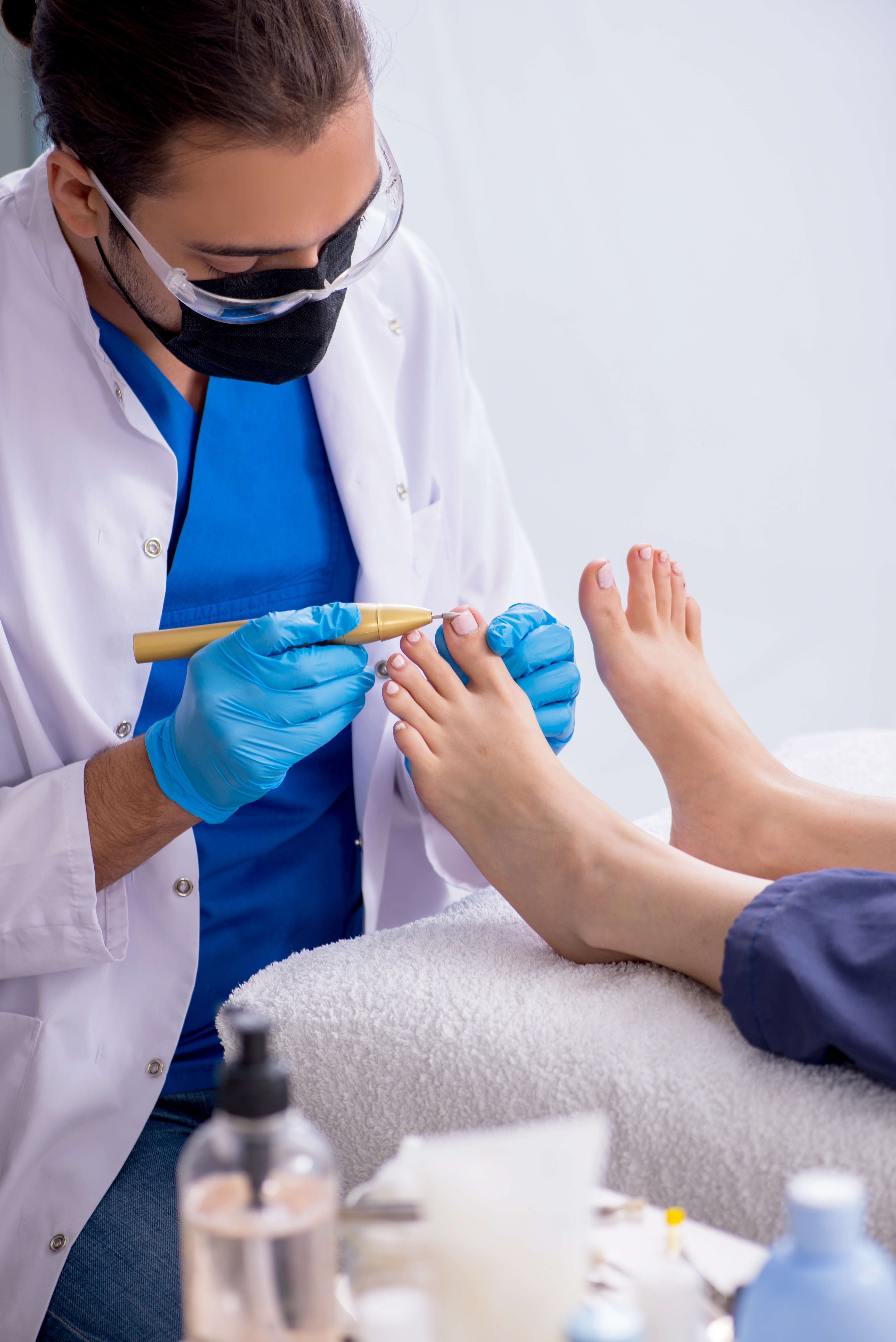 Mia Barnes dives into an emerging technology designed for nail professionals to help them safely treat clients with nail fungus.