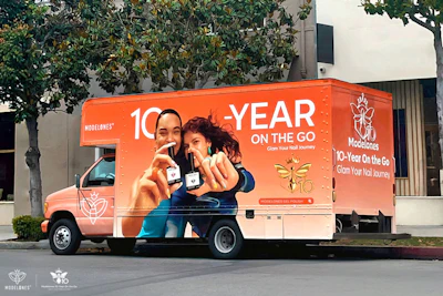 Modelones 10-Year On The Go bus