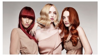 Renowned award-winning colorist and milk_shake Global Artistic Ambassador Andrew Smith unveils his latest collection “GLOSS UP GLOW UP,” featuring milk_shake’s latest innovation in hair care: THE GLOSS.