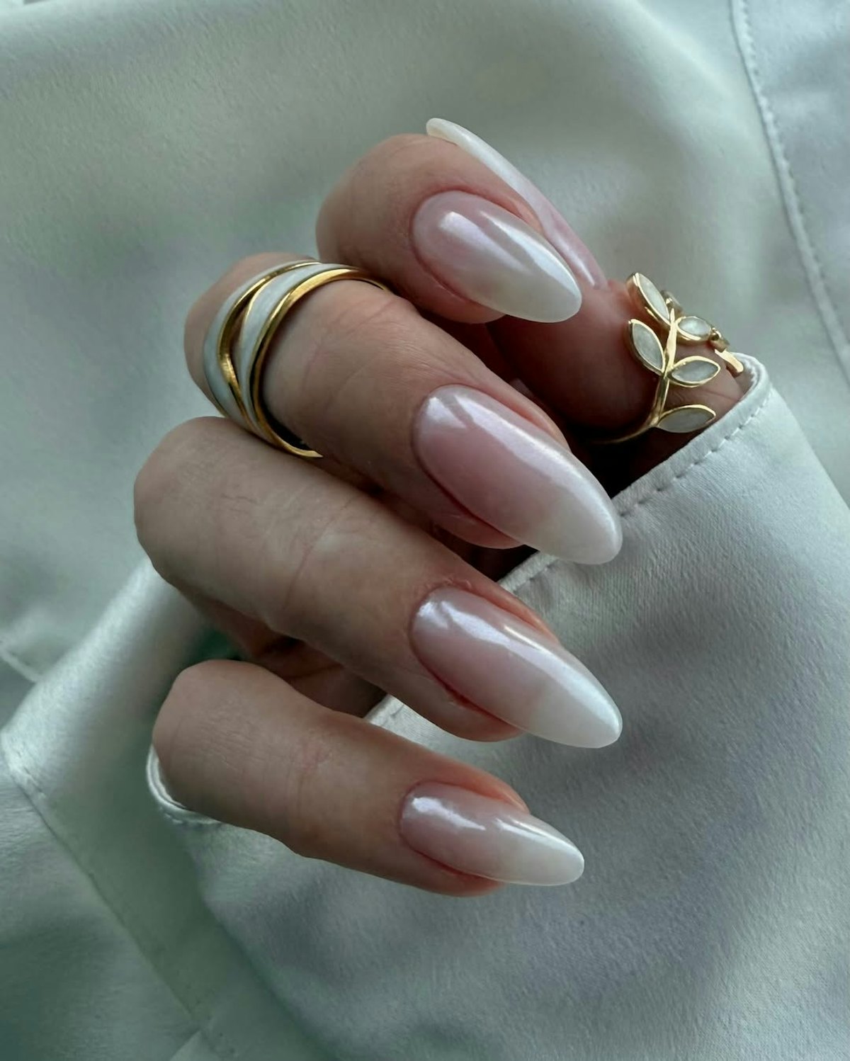 2025 Minimalist Matte Nails Trend