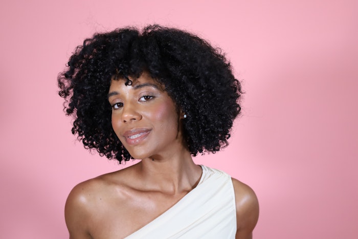 Celebrity Stylist Monaè Everett and Camille Rose are teaming up to host a free, virtual class for hairstylists focused on styling curly and coily hair for everyday, editorial, bridal and red carpet moments.