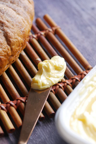 Millipore Sigma’s δ-hexadecalactone (CAS# 7370-44-7,FEMA# 4673) contributes rich butter, fatty and waxy notes, reinforcing creamy mouthfeel and dairy authenticity.