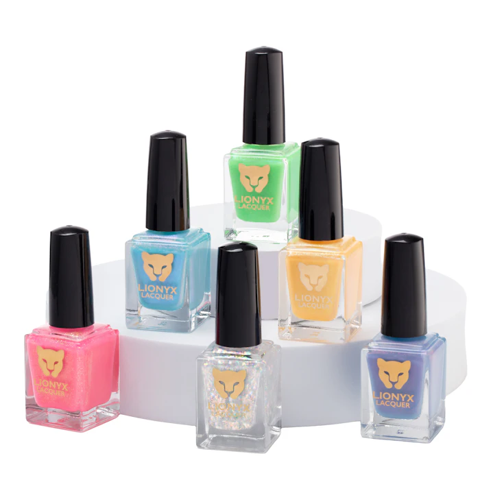 LIONYX Lacquer’s SUNSTRUCK Collection features solar and glow-in-the-dark nail lacquers that shift, glow, and sparkle from sunrise to after dark.